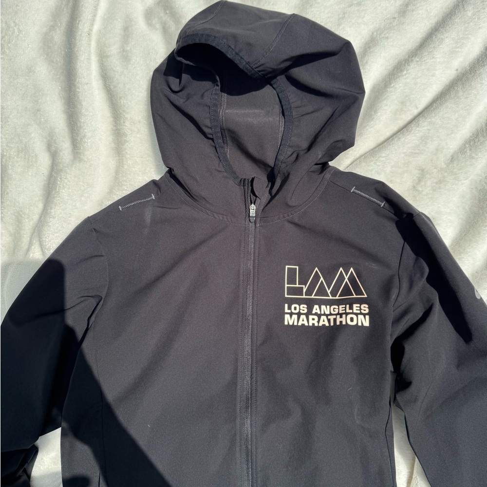 Asics Women's Black Los Angeles Marathon zip-up Running Jacket size small - Picture 6 of 10